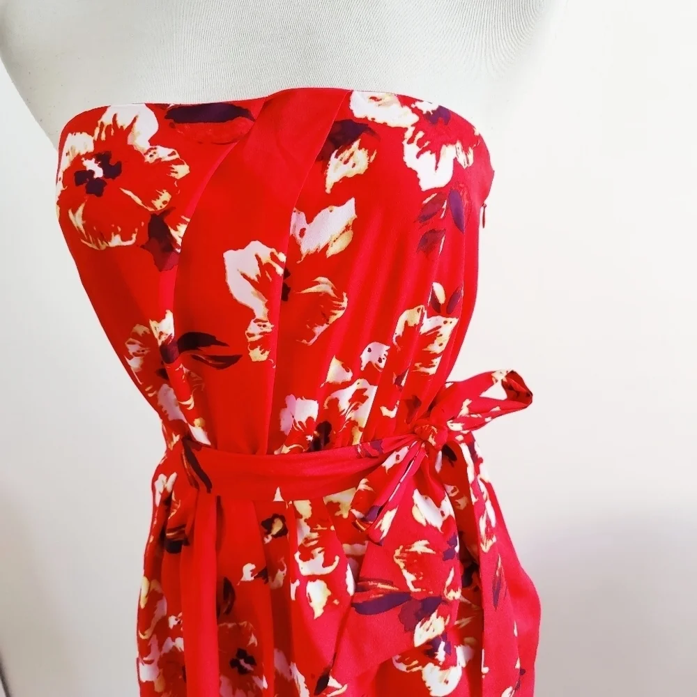 Red Floral Strapless Dress by Express / Size 6 - Picture 3 of 9